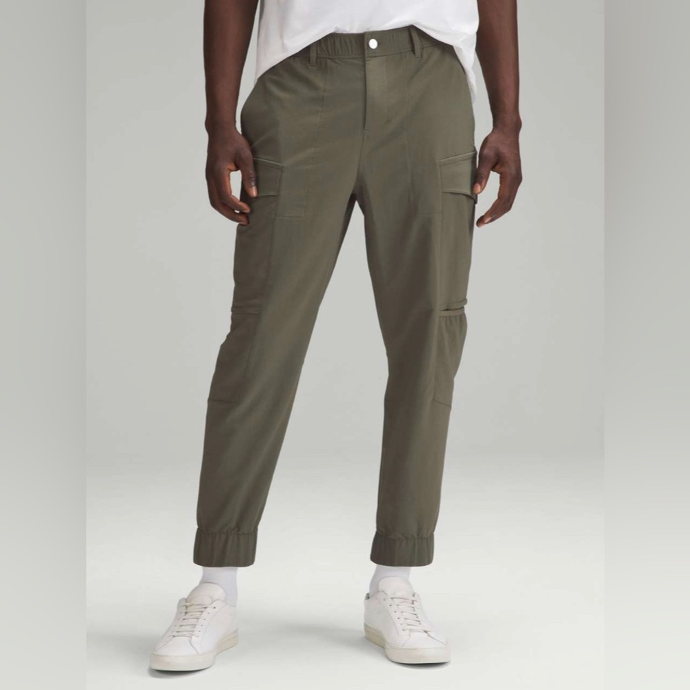 lululemon athletica Men's Cargo Pants — Olive